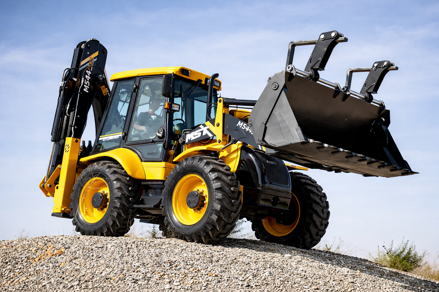 Строительная техника на подготовленной площадке